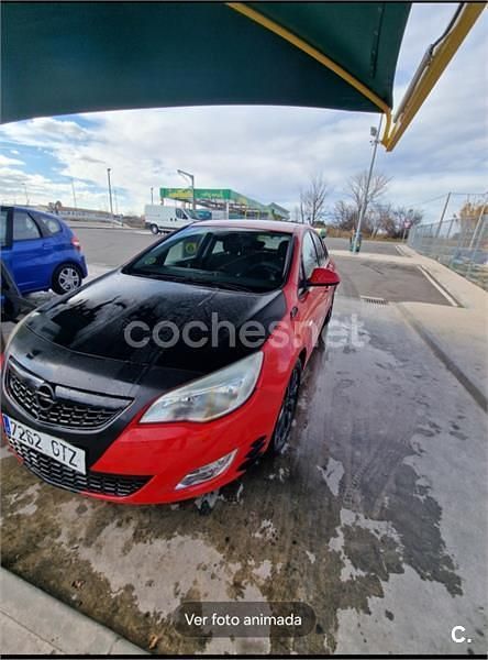 Rojo Usado 2010 Opel Astra Enjoy Berlina | 3900 € - Imagen 1/4