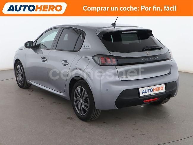 Usado Peugeot 208 Style 101 CV (74 kW) 2021 Gris Utilitario