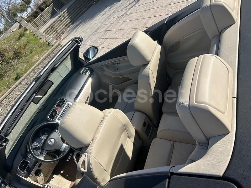 Usado VW Eos 140 CV (102 kW) 2008 Gris / plata Descapotable