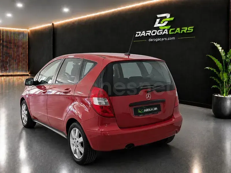 Usado Mercedes A160 95 CV (69 kW) 2010 Rojo Monovolumen