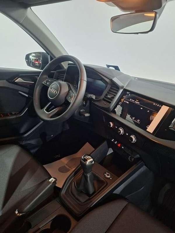 Usado Audi A1 Sportback 95 CV (69 kW) 2025 Gris Utilitario
