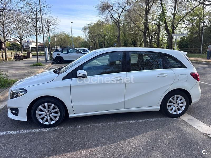 Usado Mercedes B180 109 CV (80 kW) 2015 Blanco Monovolumen