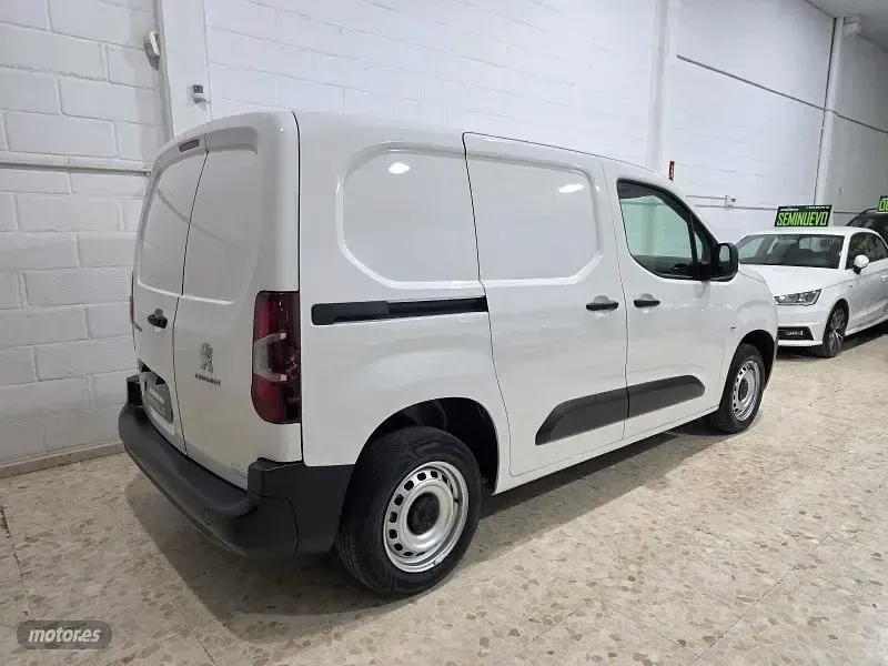 Usado Peugeot Partner Premium 100 CV (73 kW) 2020 Blanco Monovolumen