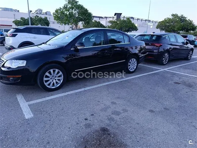Usado VW Passat Edition 110 CV (80 kW) 2010 Negro Berlina