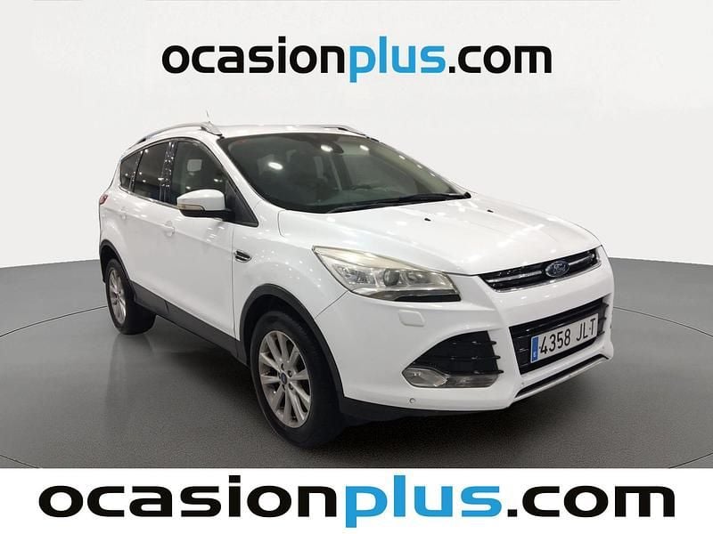 Usado Ford Kuga Titanium 120 CV (88 kW) 2016 Blanco SUV