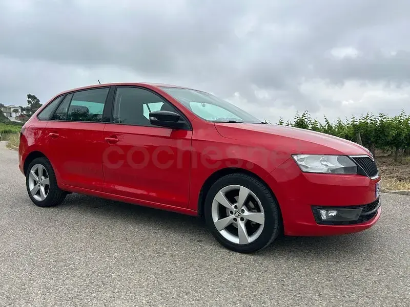 Usado Skoda Rapid Ambition 90 CV (66 kW) 2016 Rojo Utilitario