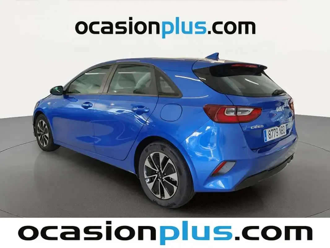 Usado Kia Ceed 101 CV (74 kW) 2025 Azul Utilitario