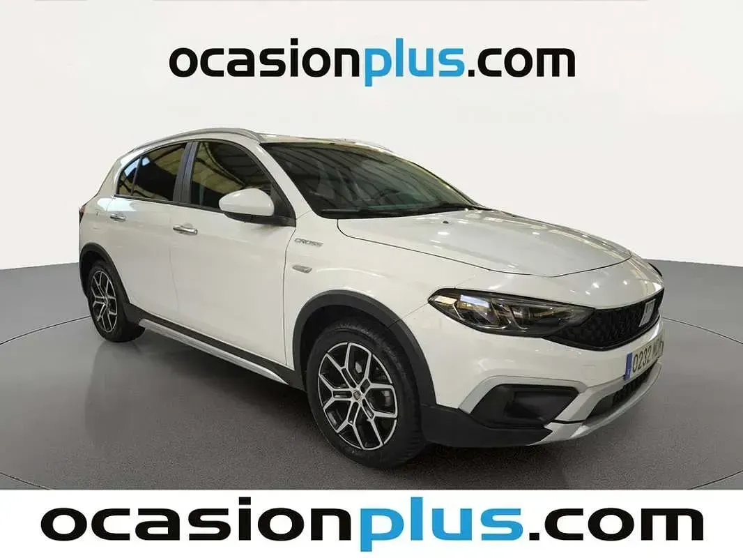 Usado Fiat Tipo Cross 131 CV (96 kW) 2023 Blanco Utilitario