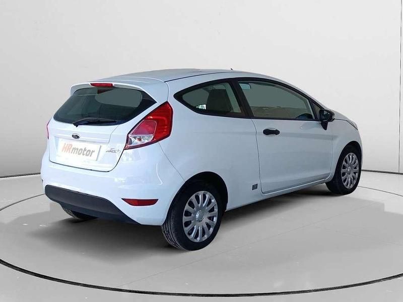 Usado Ford Fiesta 75 CV (55 kW) 2015 Blanco Utilitario