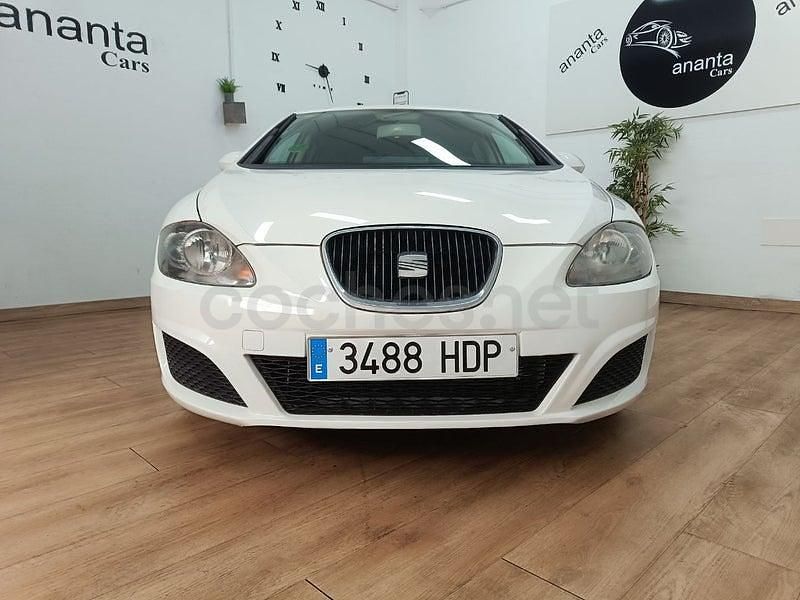 Usado Seat Leon 85 CV (62 kW) 2011 Blanco Utilitario