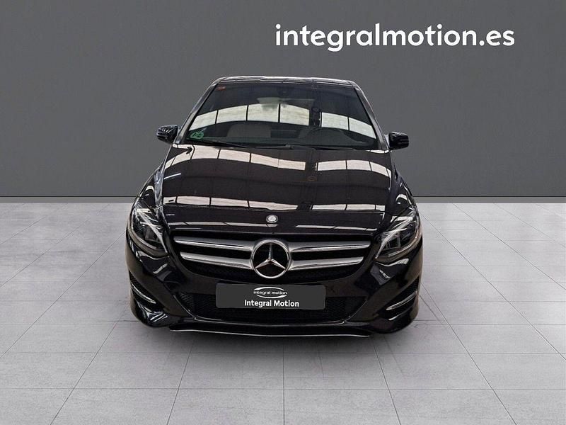Usado Mercedes B200 136 CV (100 kW) 2016 Negro Monovolumen
