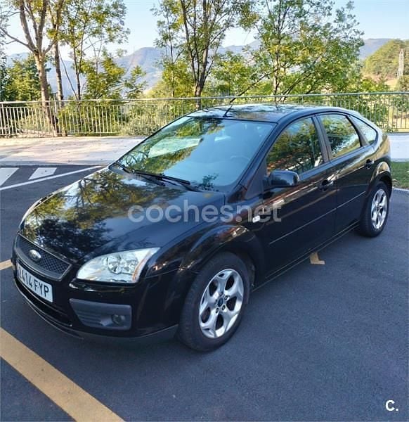 Negro Usado 2007 Ford Focus Trend Berlina | 4500 € (Precio justo) - Imagen 1/4