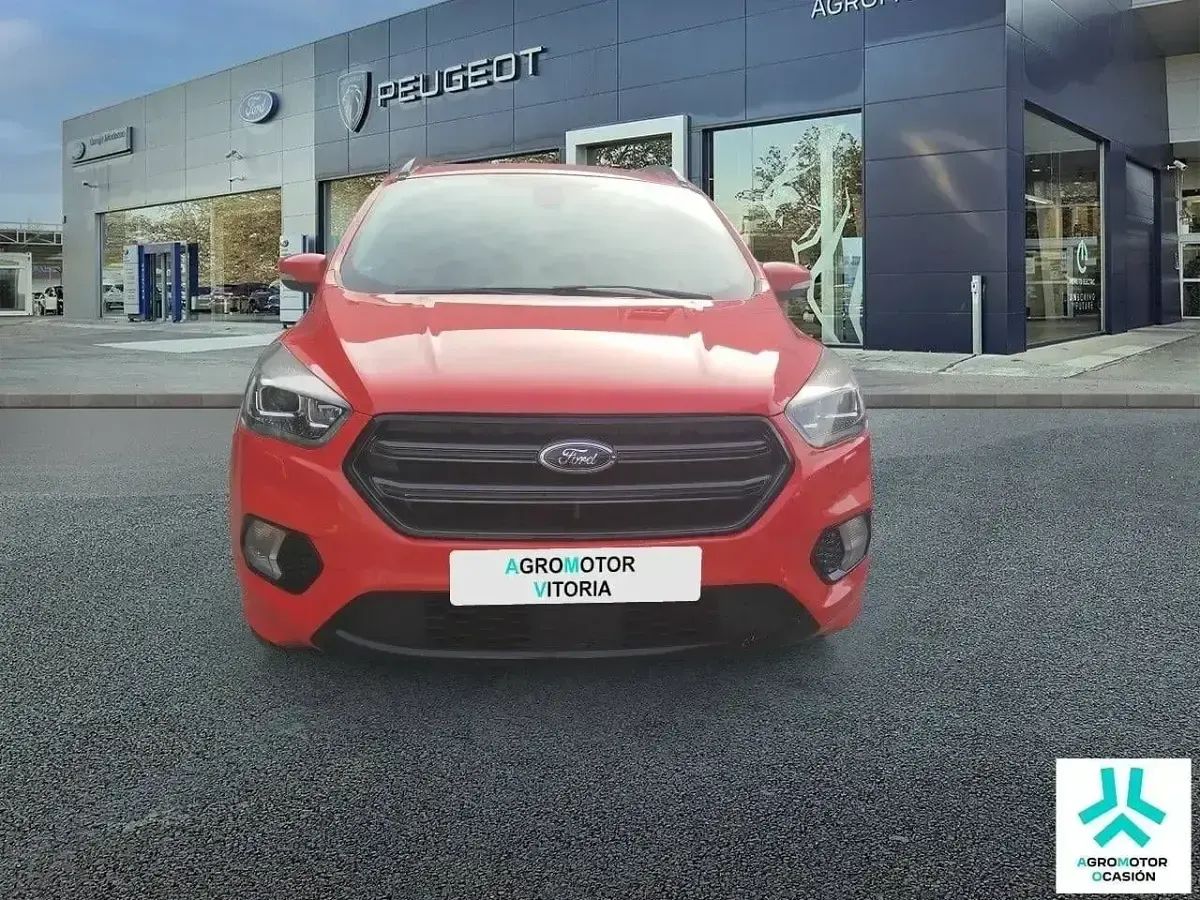 Usado Ford Kuga ST-Line 176 HP (129 kW) 2019 Vermelho SUV