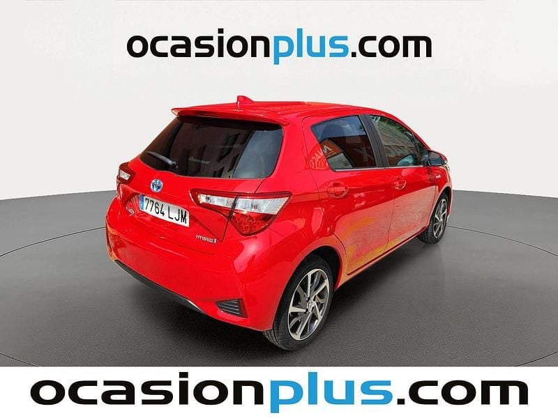 Occasion Toyota Yaris Hybrid 100 PK (73 kW) 2020 Rood Hatchback