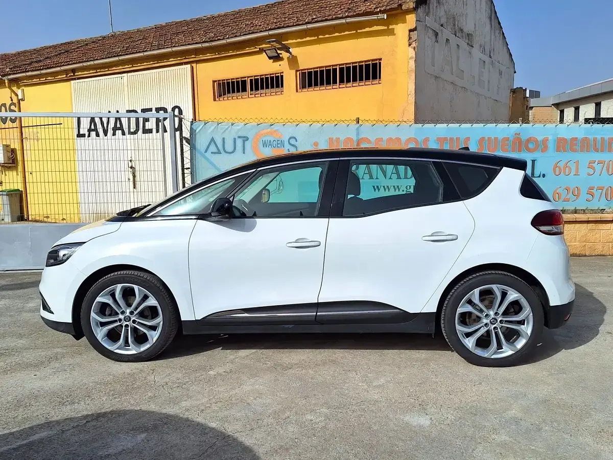 Begagnad Renault Grand Scénic IV Zen 120 HK (88 kW) 2020 Vit Minibuss