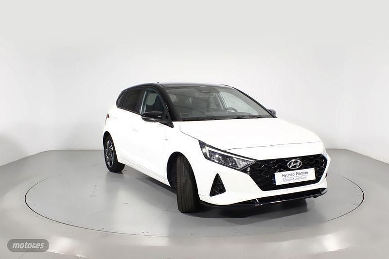Blanco Usado 2021 Hyundai i20 Berlina | 19.500 € (Un poco caro) - Imagen 1/4