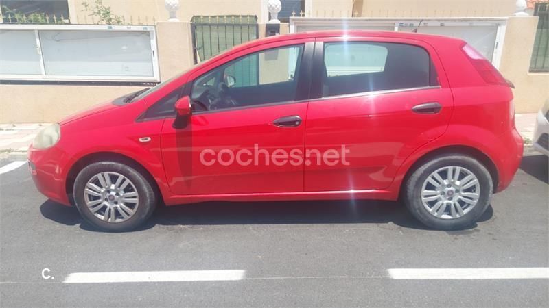 Rojo Usado 2015 Fiat Punto Pop Utilitario | 6000 € (Precio justo) - Imagen 1/4