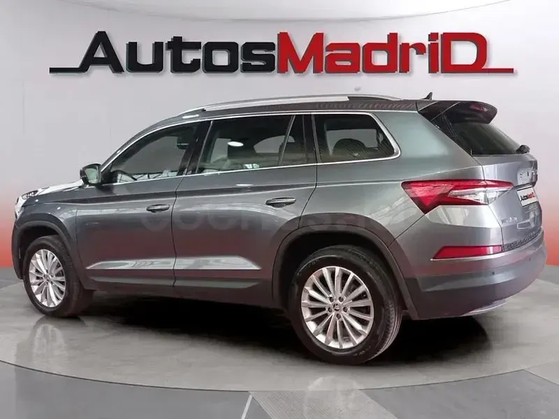 Usado Skoda Kodiaq Ambition 150 CV (110 kW) 2024 Gris / plata SUV