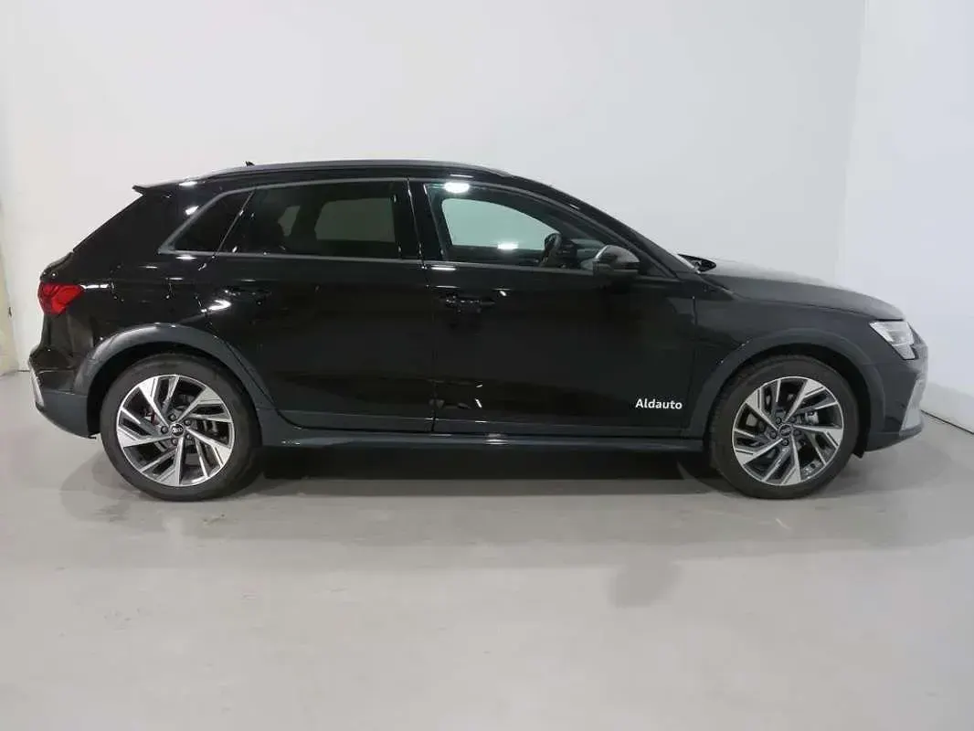Usado Audi A3 Advanced 205 CV (150 kW) 2025 Negro SUV