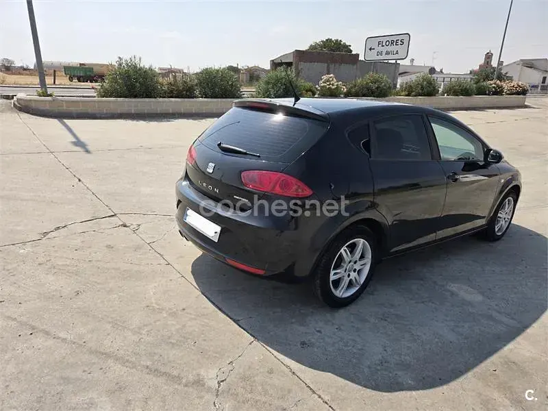 Usado Seat Leon Copa 105 CV (77 kW) 2010 Negro Utilitario