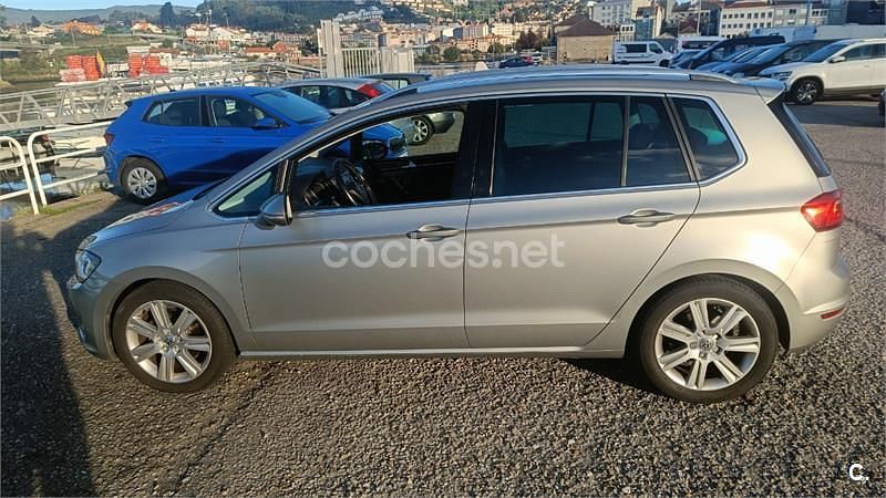 Gris / plata Usado 2018 VW Golf Sportsvan Sportline Monovolumen | 18.900 € (Precio justo) - Imagen 1/4