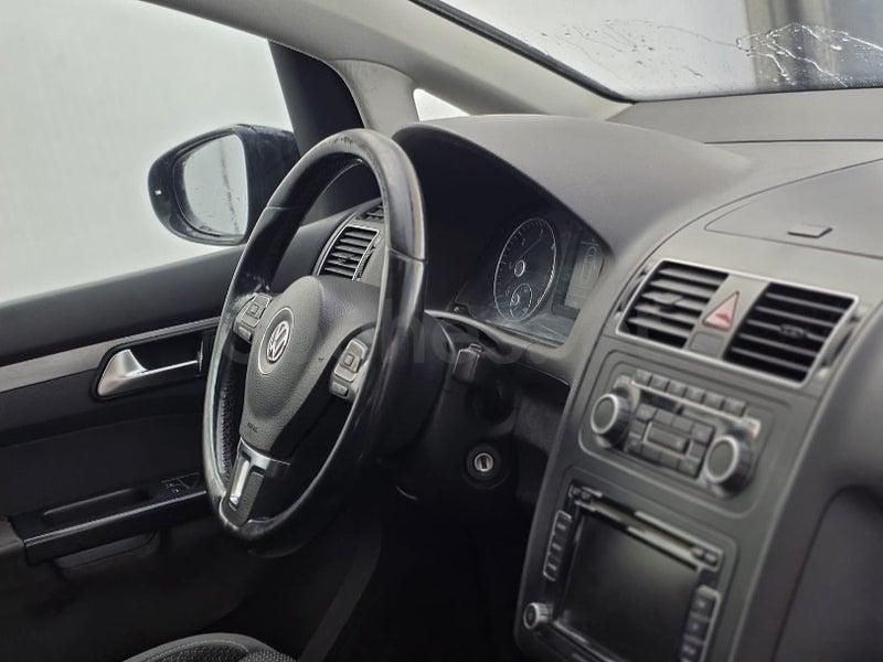 Usado VW Touran Advance 105 CV (77 kW) 2011 Negro Monovolumen