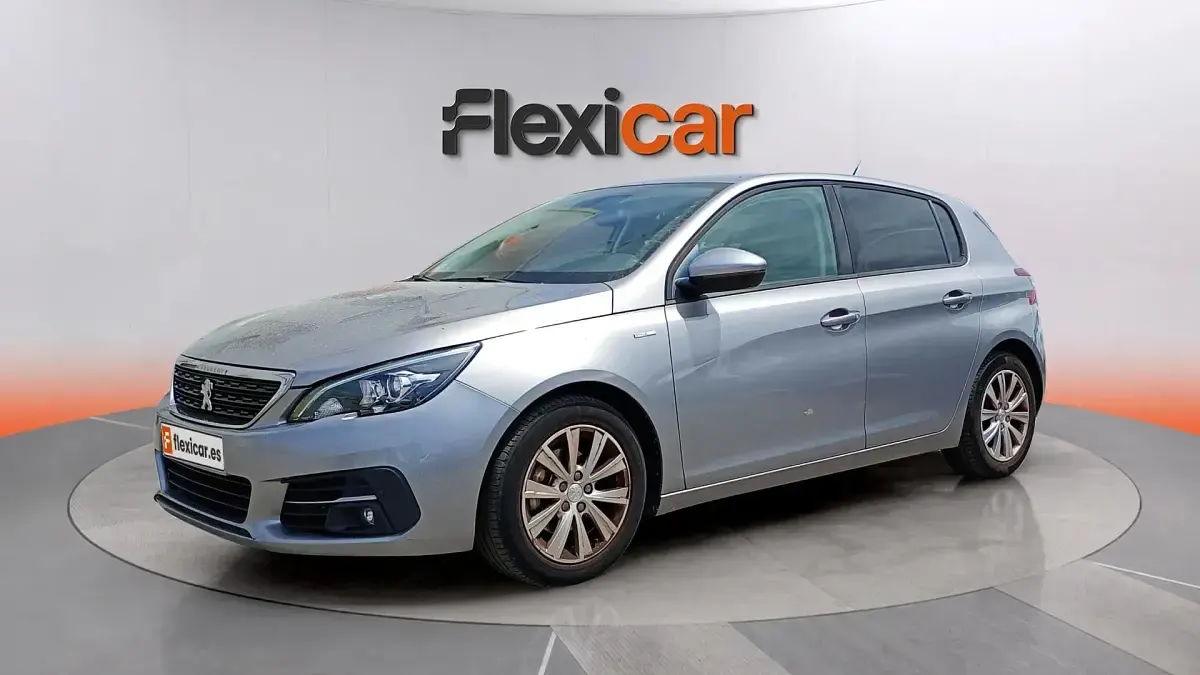 Usado Peugeot 308 Allure 131 CV (96 kW) 2018 Gris Berlina