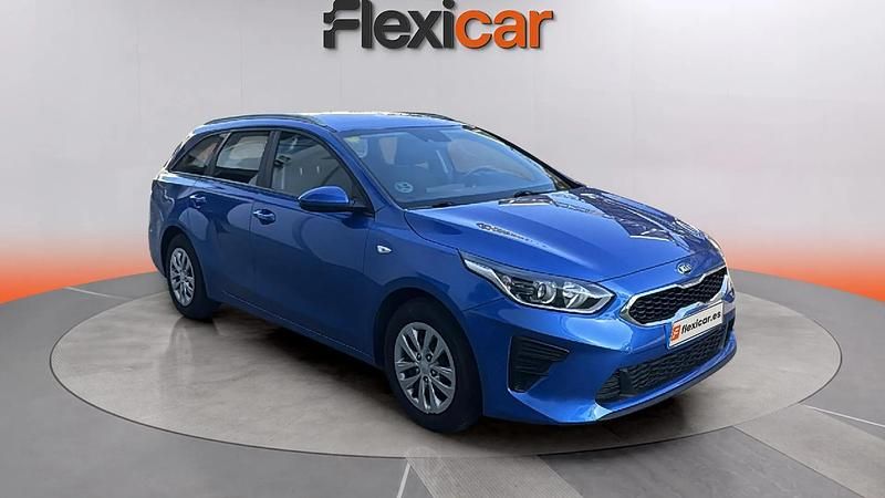 Usado Kia Ceed 120 CV (88 kW) 2020 Azul Utilitario
