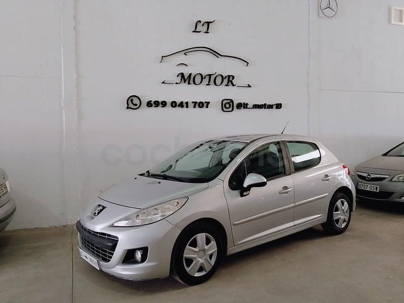 Usado Peugeot 207 95 CV (69 kW) 2011 Gris / plata Berlina