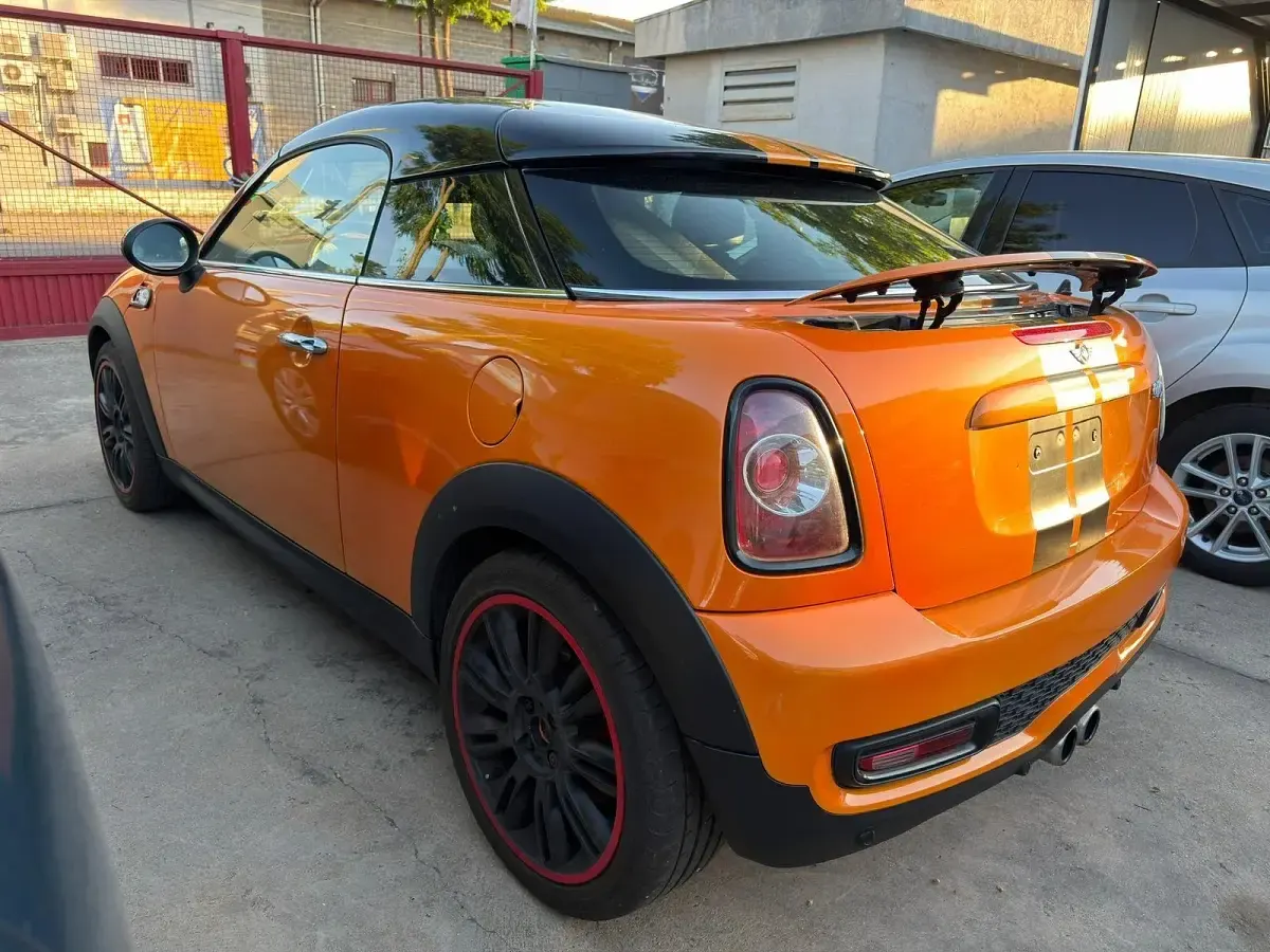 Usado Mini Cooper Coupé 122 CV (89 kW) 2012 Naranja Coupe