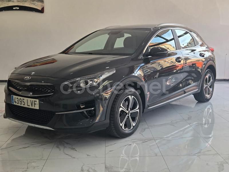 Usado Kia XCeed 141 CV (103 kW) 2021 Gris / plata SUV