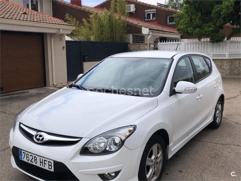 Blanco Usado 2011 Hyundai i30 Classic Berlina | 6300 € (Precio justo) - Imagen 1/4