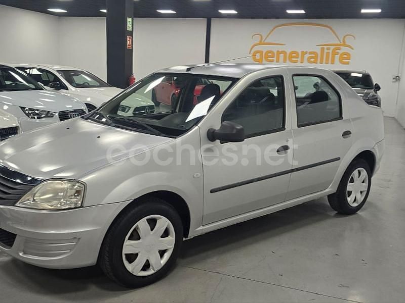 Usado Dacia Logan Ambiance 75 CV (55 kW) 2011 Gris / plata Berlina