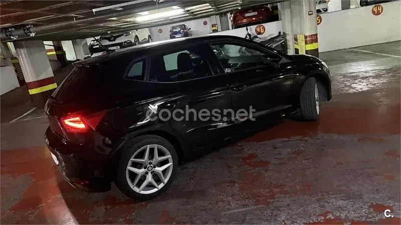 Usado Seat Ibiza FR 90 CV (66 kW) 2021 Negro Utilitario