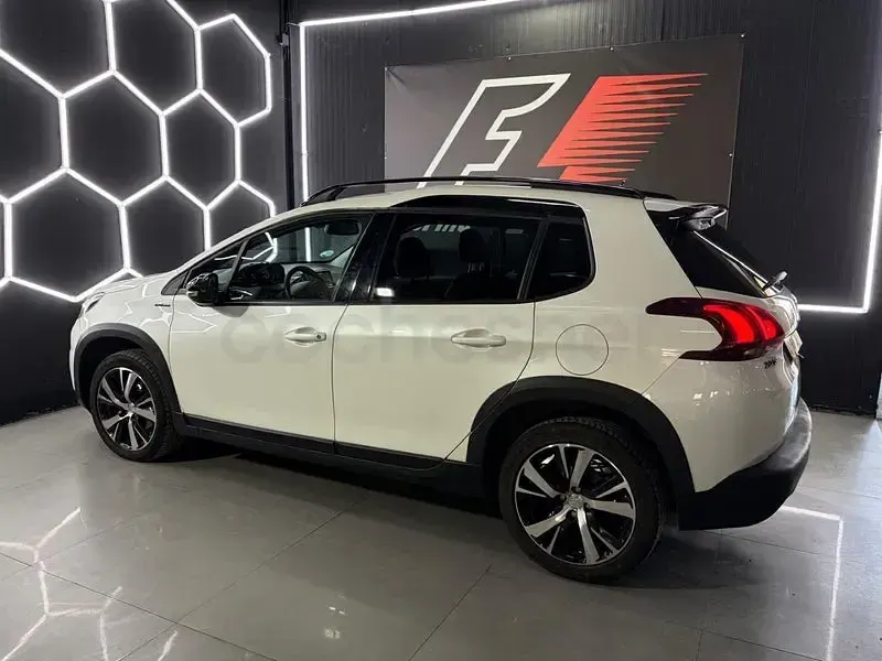 Usado Peugeot 2008 GT-line 110 CV (80 kW) 2016 Blanco SUV