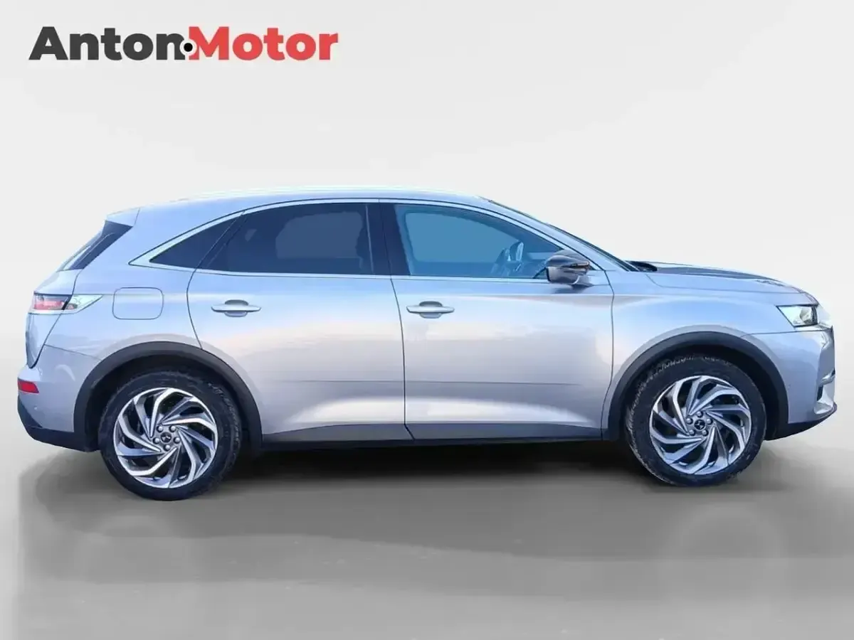 Usado DS Automobiles DS7 Crossback So Chic 180 CV (132 kW) 2019 Gris / plata SUV