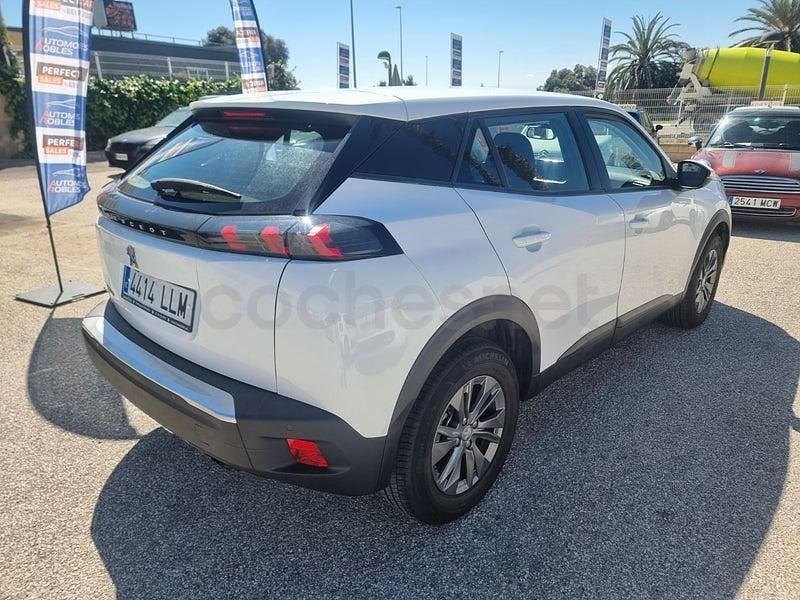 Usado Peugeot 2008 Active 110 CV (80 kW) 2021 Blanco SUV
