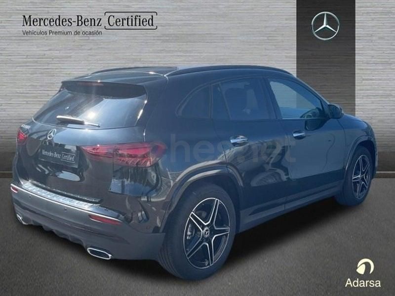 Usado Mercedes GLA200 AMG line 150 CV (110 kW) 2025 Negro cosmos SUV