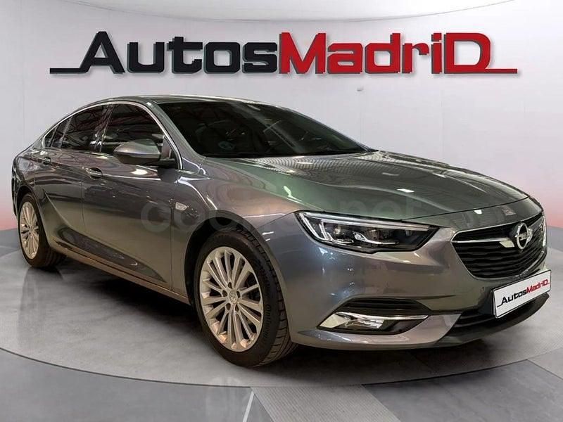 Usado Opel Insignia Innovation 165 HP (121 kW) 2019 Cinzento Sedan
