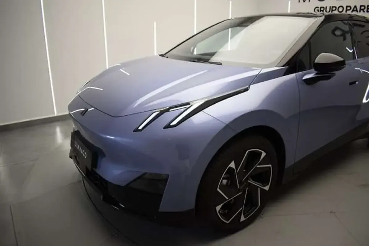 Usado Lynk & Co 02 200 kW (272 CV) 2026 Azul SUV