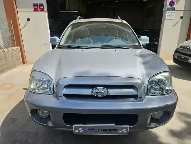Usado Hyundai Santa Fe Style 125 HP (91 kW) 2005 Cinzento SUV