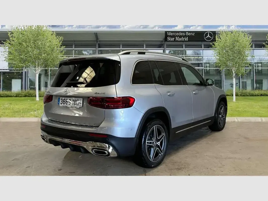 Usado Mercedes GLB220 190 CV (139 kW) 2026 Plateado SUV
