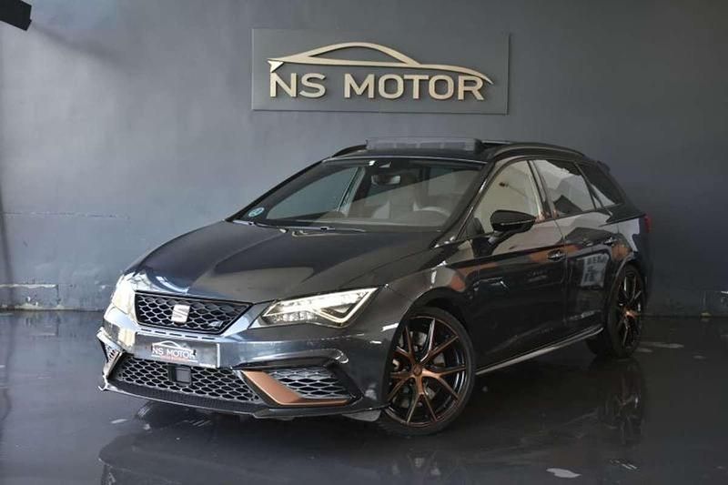 Usado Seat Leon ST 4Drive 300 CV (220 kW) 2020 Gris Familiar