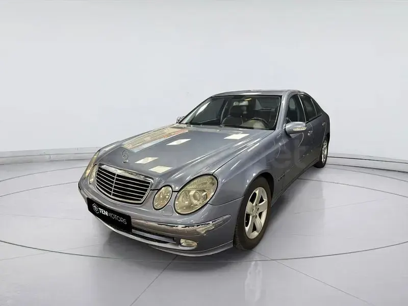 Usado Mercedes E270 Avantgarde 177 CV (130 kW) 2003 Azul Berlina