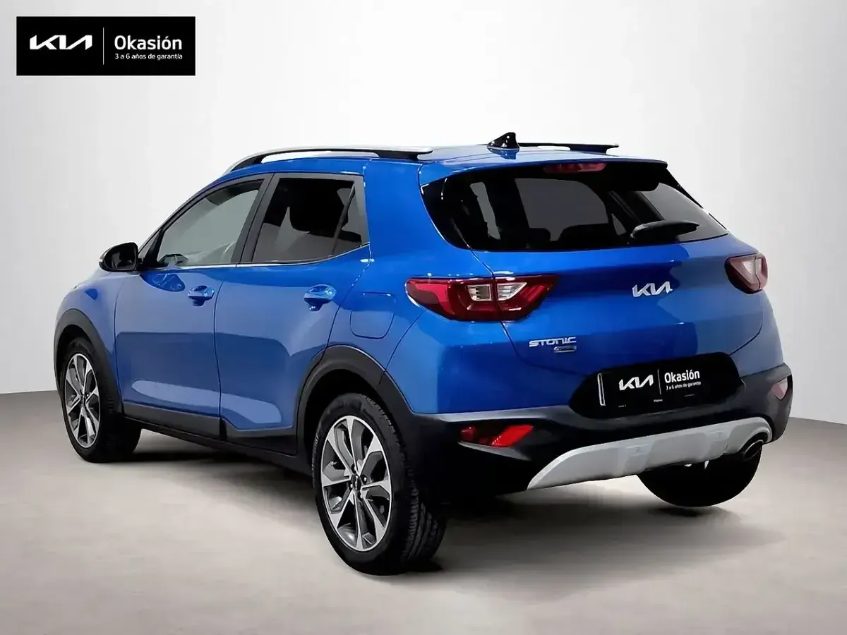Usado Kia Stonic Style 100 CV (73 kW) 2023 Azul SUV