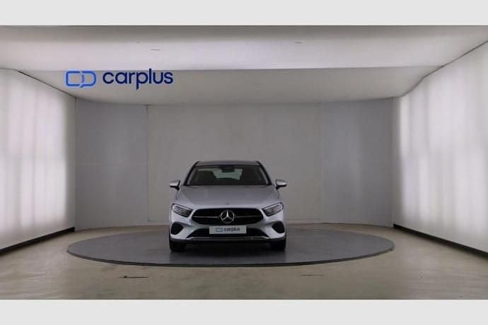 Nuevo Mercedes A250 218 CV (160 kW) 2025 Plateado Berlina