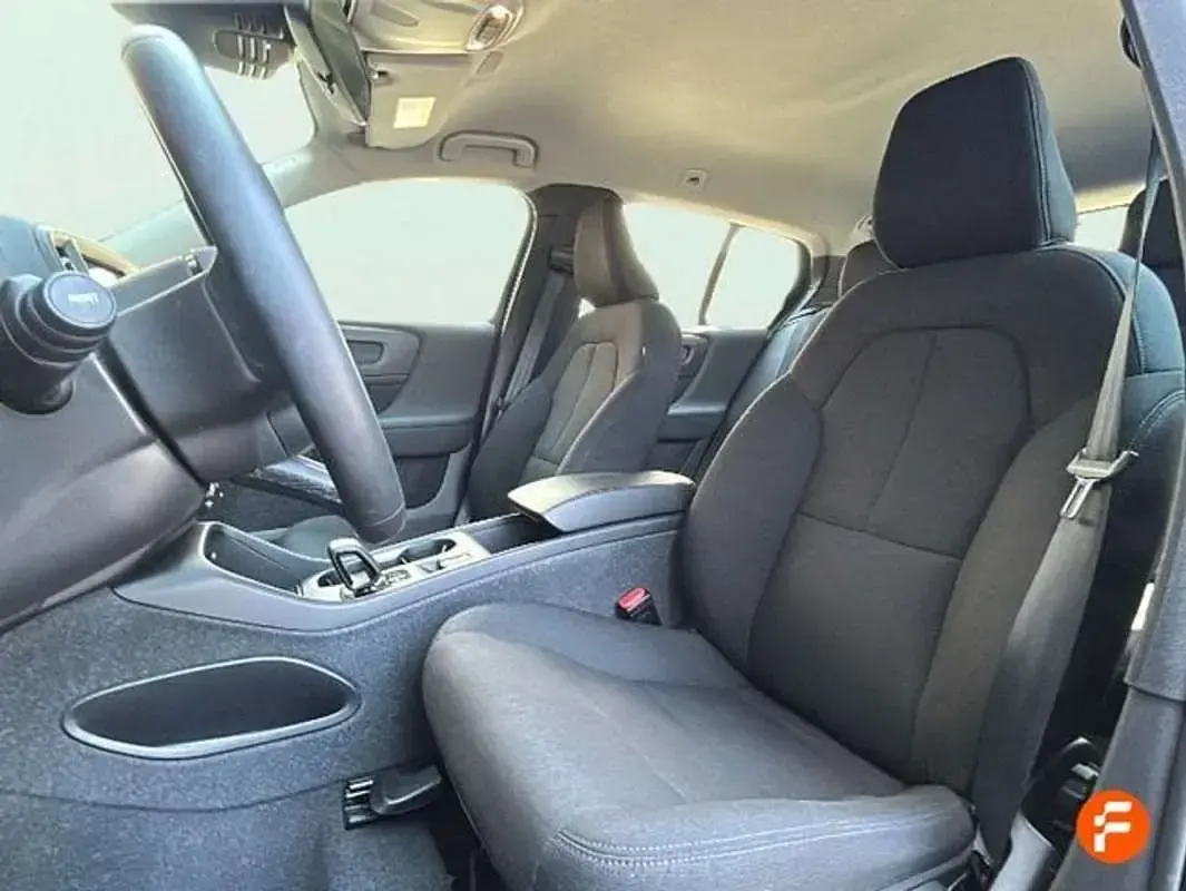 Usado Volvo XC40 129 CV (94 kW) 2023 Gris SUV