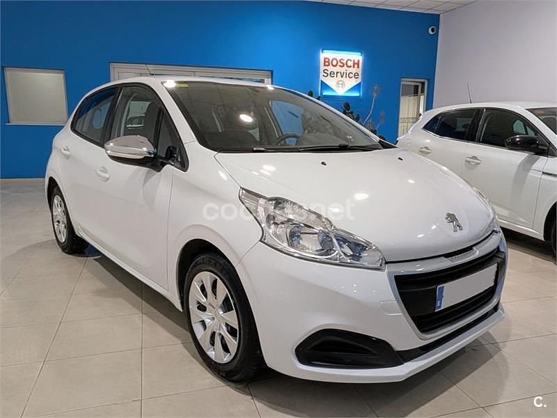 Blanco Usado 2016 Peugeot 208 Style Utilitario | 7900 € (Precio justo) - Imagen 1/3