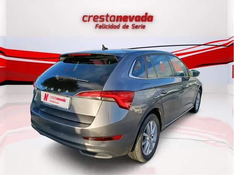 Usado Skoda Scala Ambition 110 CV (80 kW) 2022 Utilitario