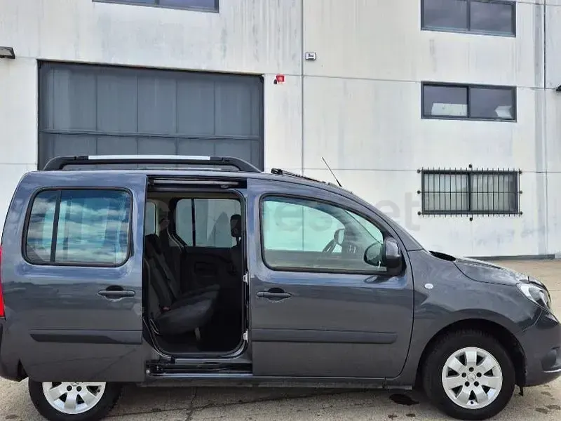 Usado Mercedes Citan 111 110 CV (80 kW) 2018 Gris / plata Monovolumen